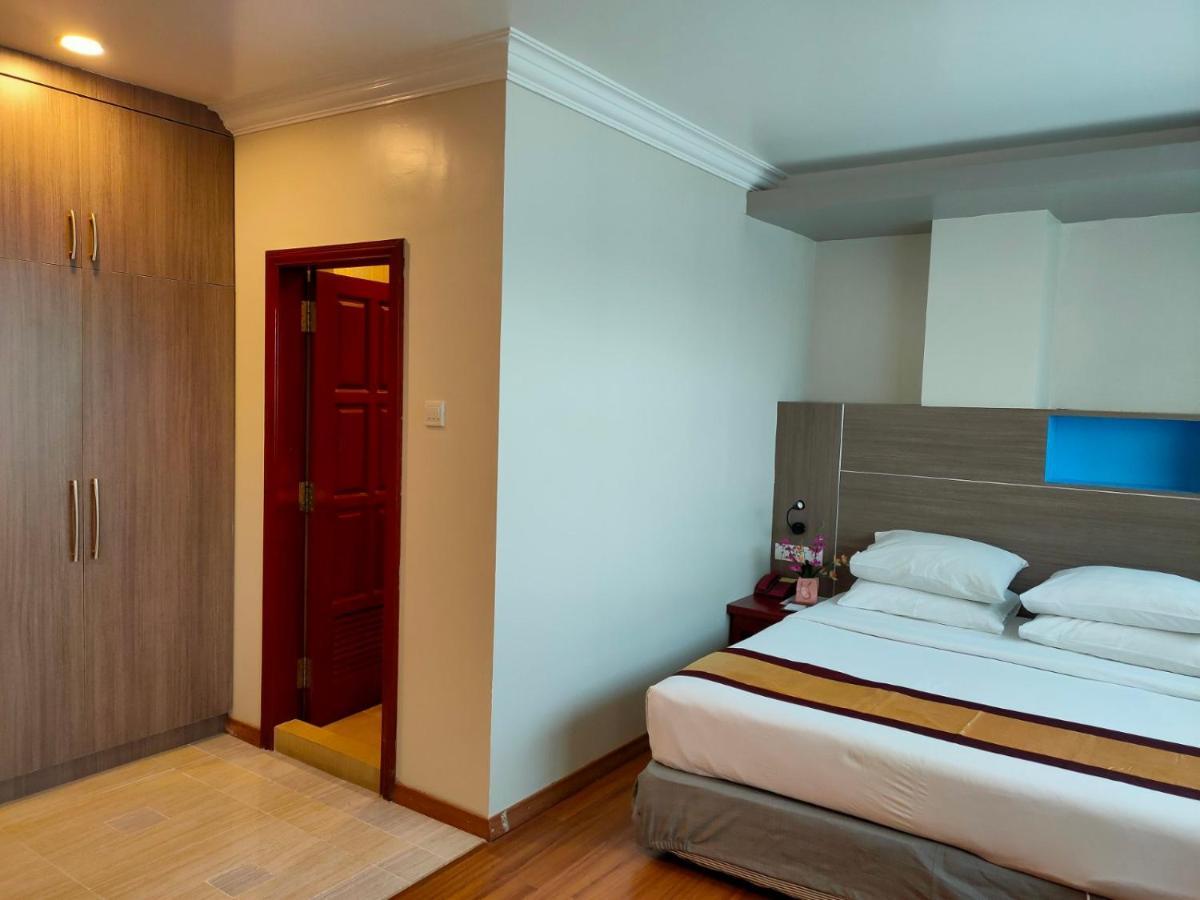 Hotel Grand United - Ahlone Branch Янгон Екстериор снимка