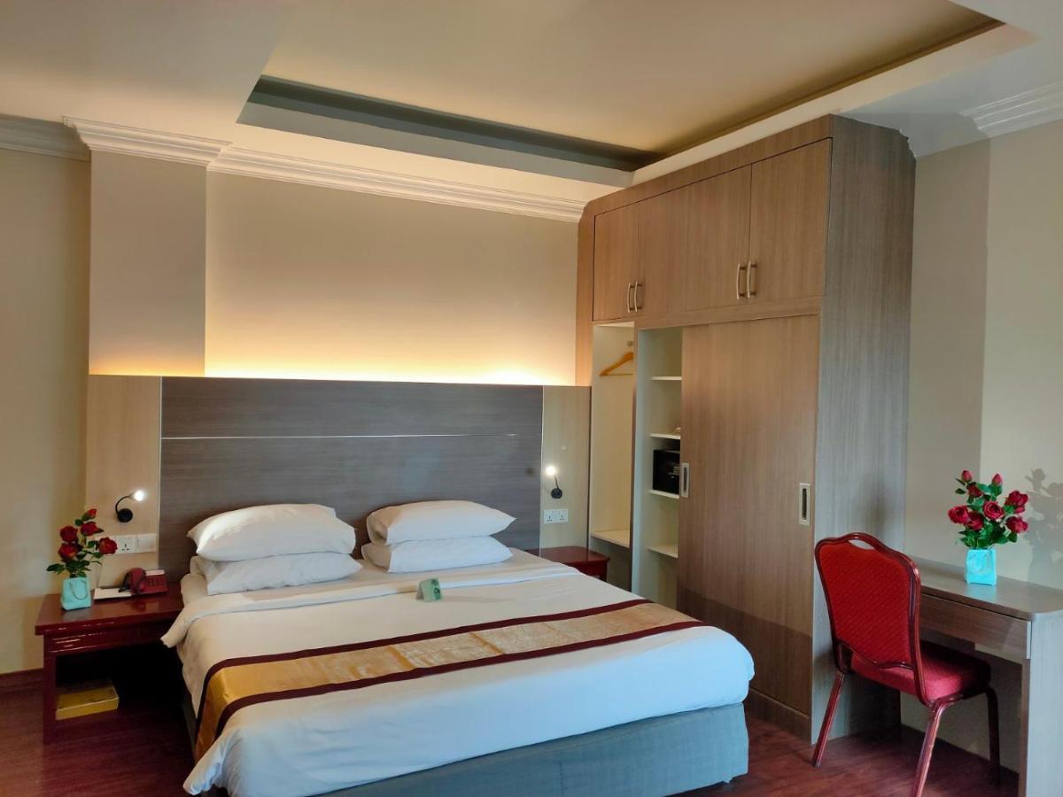 Hotel Grand United - Ahlone Branch Янгон Екстериор снимка
