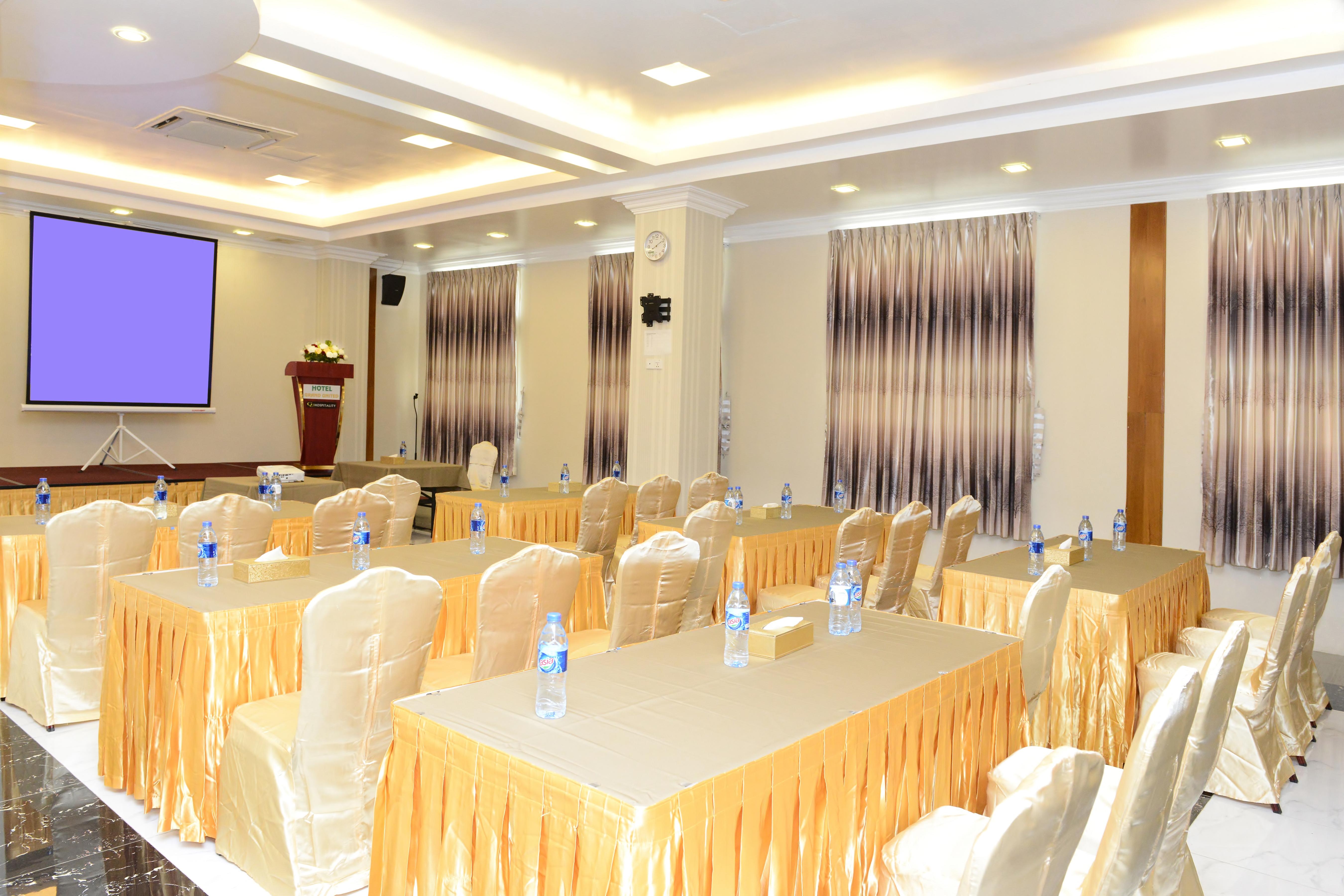 Hotel Grand United - Ahlone Branch Янгон Екстериор снимка