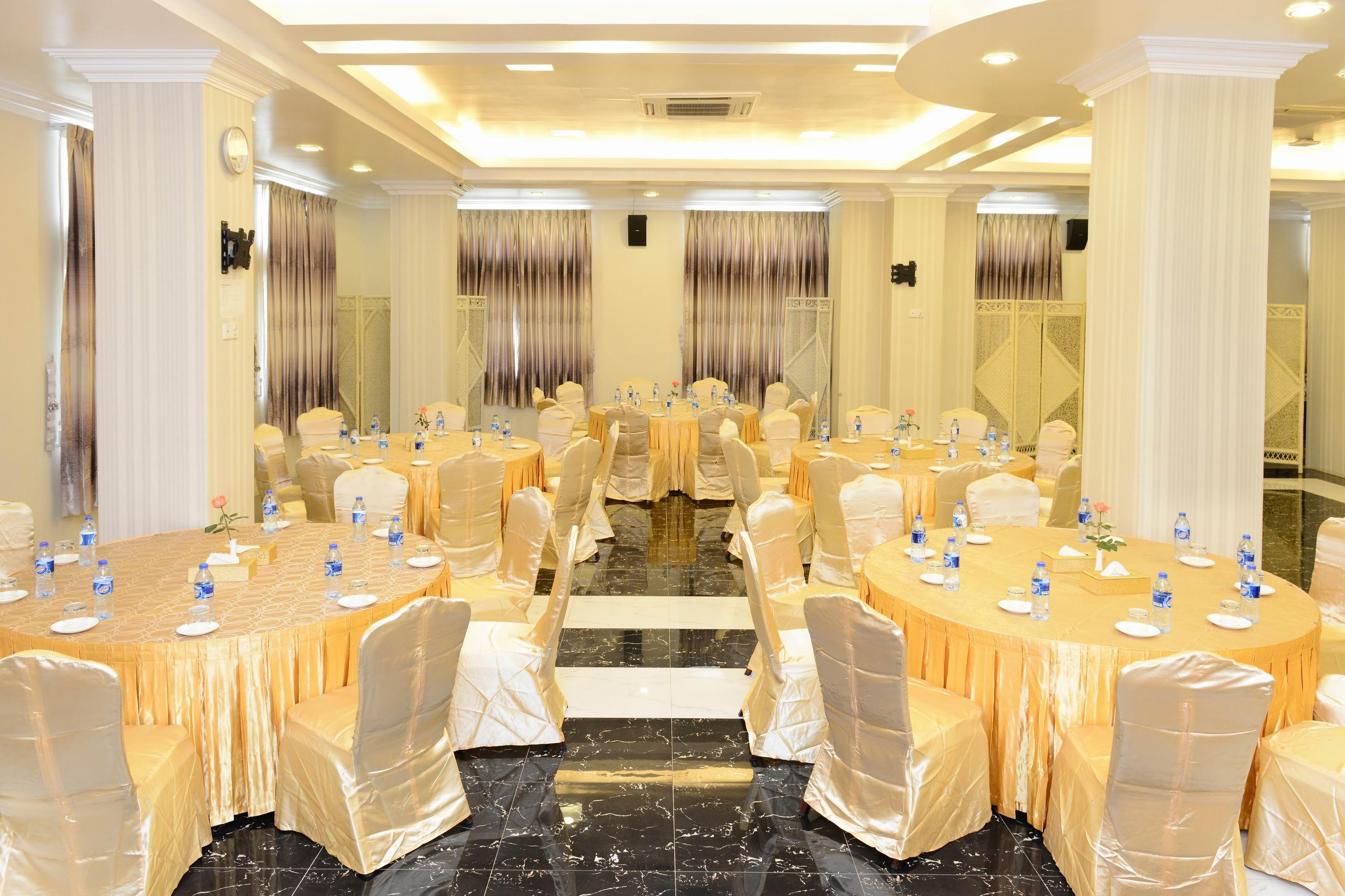Hotel Grand United - Ahlone Branch Янгон Екстериор снимка