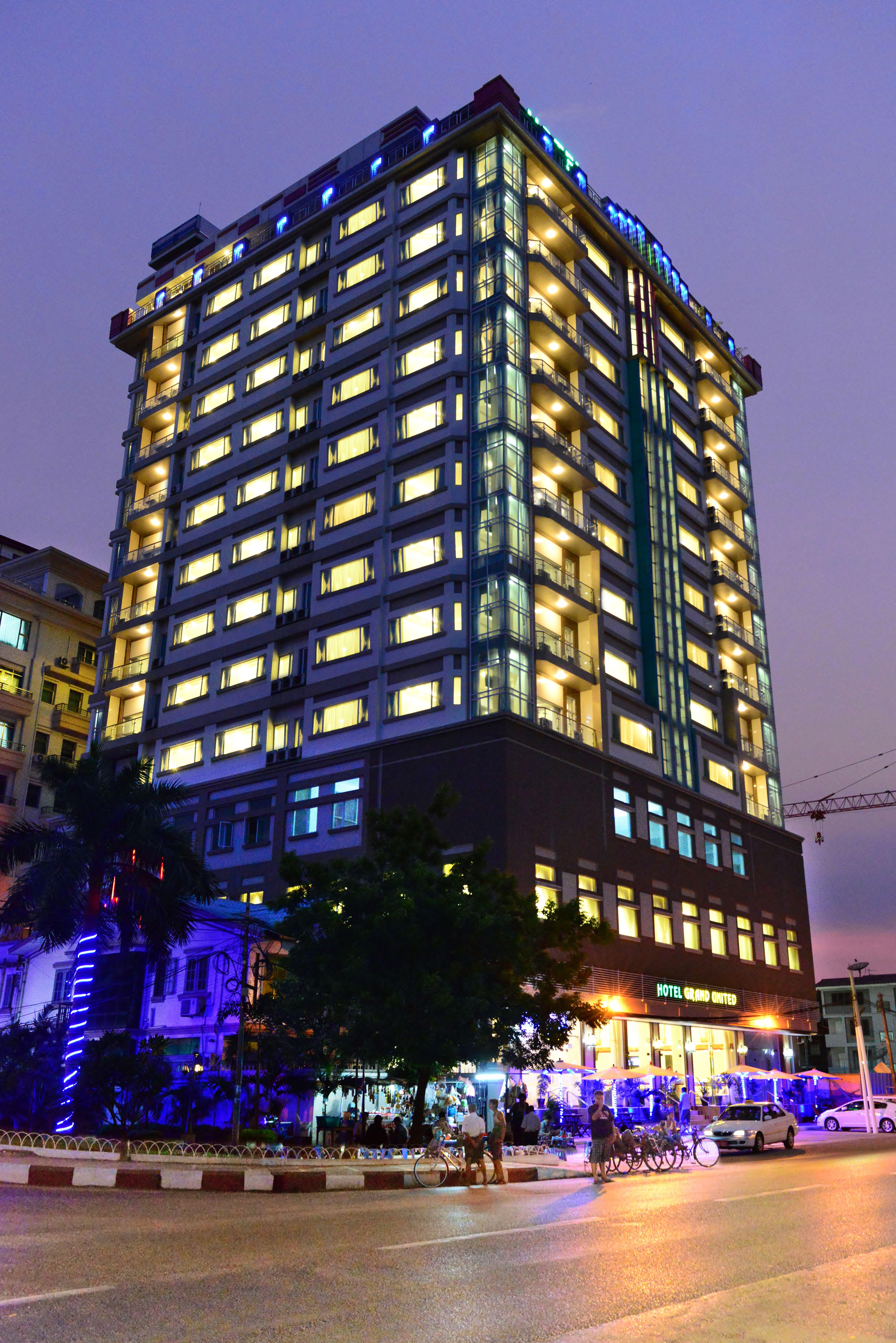 Hotel Grand United - Ahlone Branch Янгон Екстериор снимка