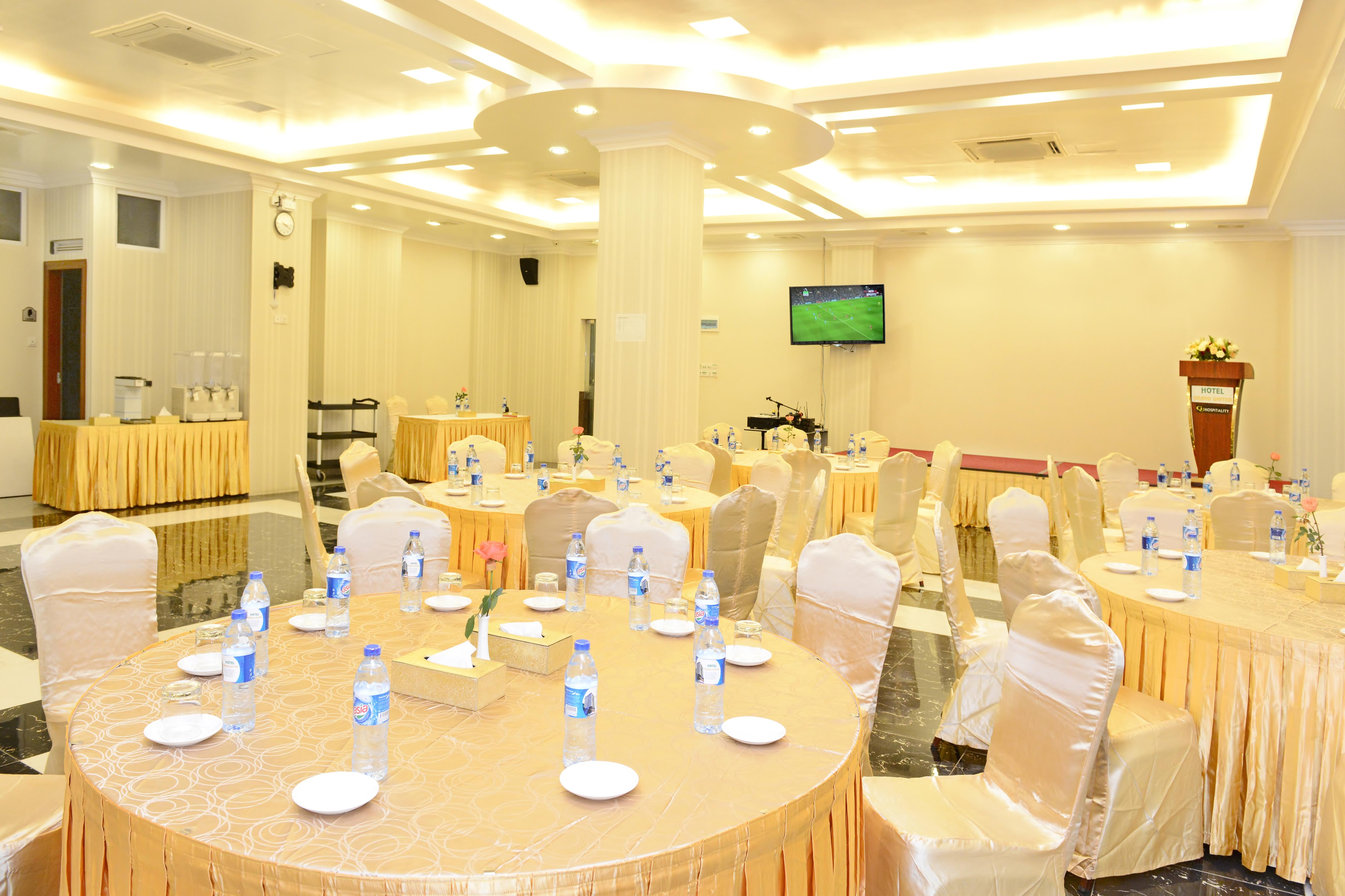 Hotel Grand United - Ahlone Branch Янгон Екстериор снимка