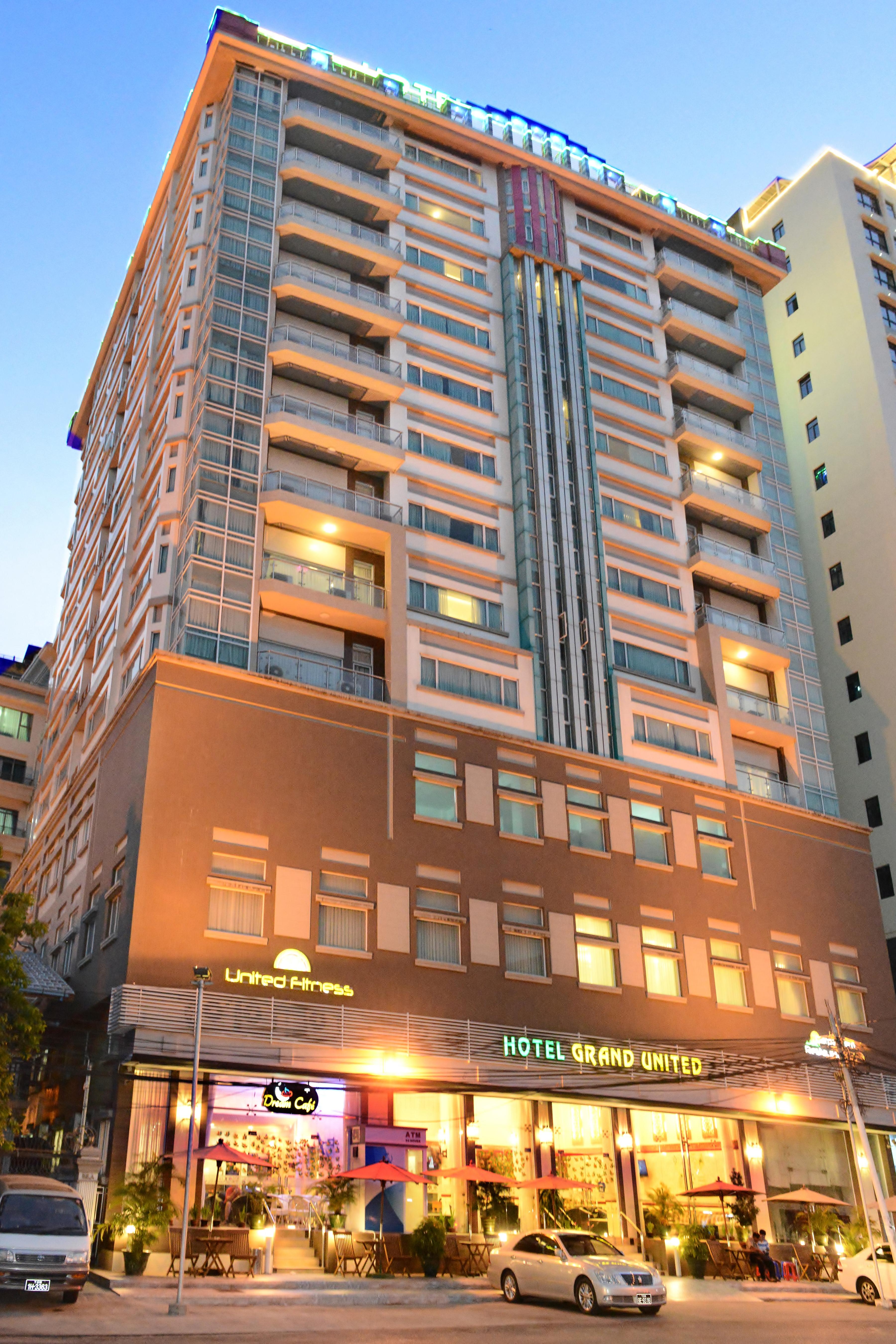Hotel Grand United - Ahlone Branch Янгон Екстериор снимка